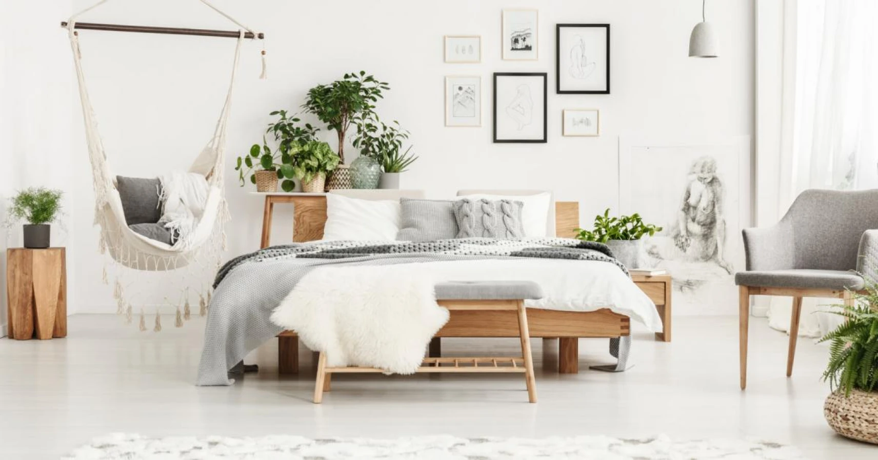 Styling indoor plants in the bedroom