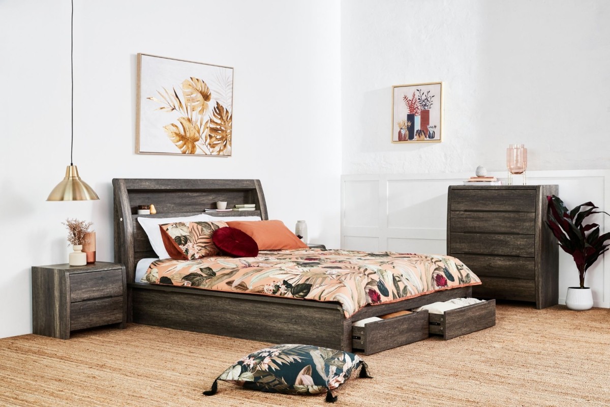 Queen bed on king frame discount