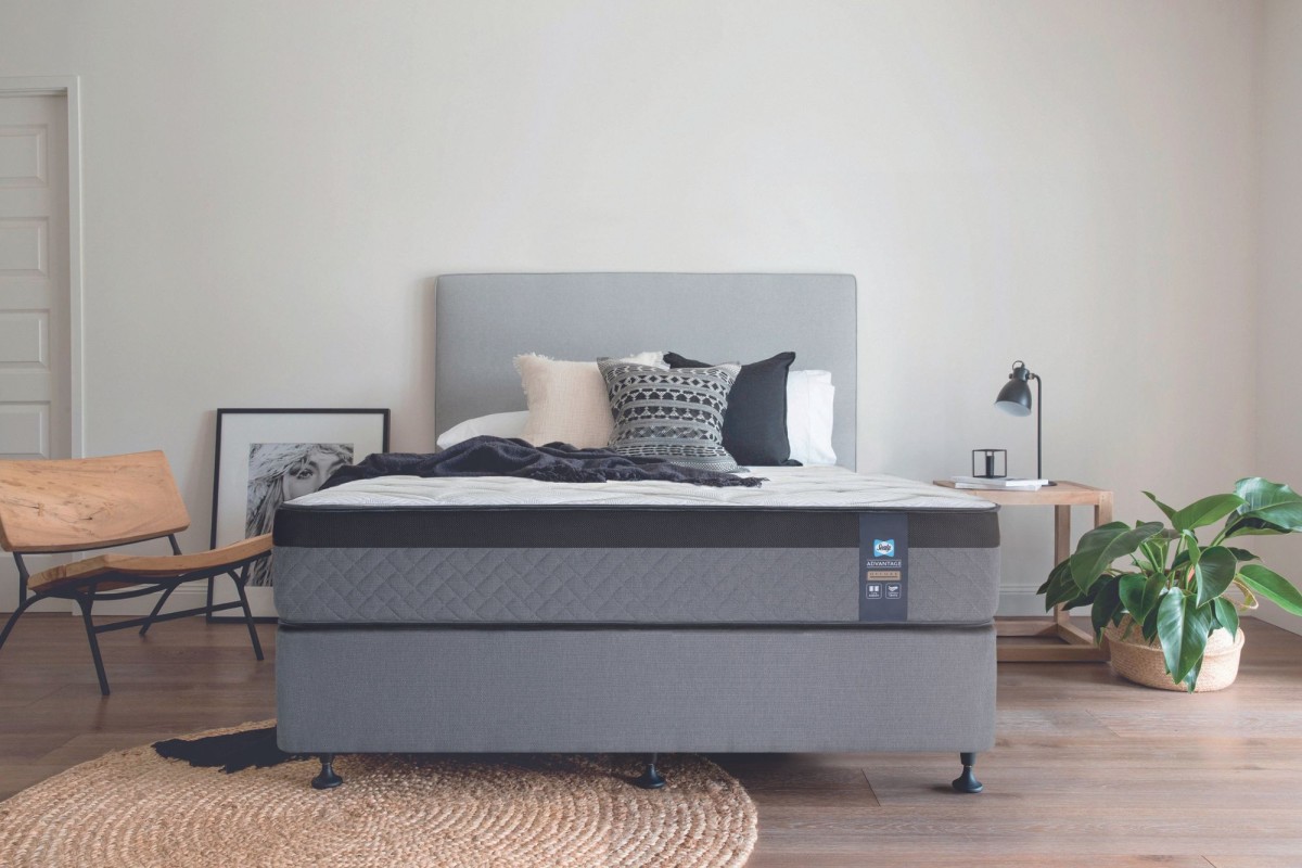 Sealy sleep on sale soundly plush mattress